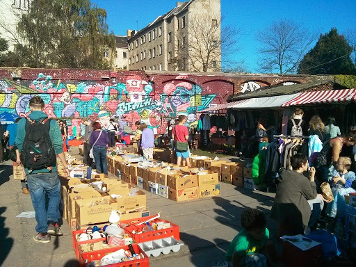 Flohmarkt - chợ đồ cũ