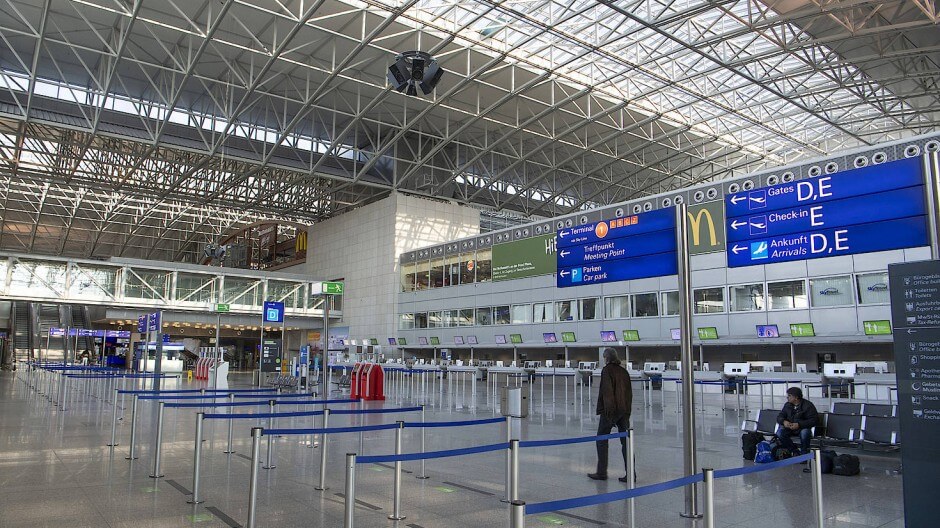 Sân bay Frankfurt - Sảnh check-in Vietnam Airline tại Terminal 2